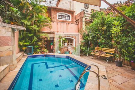 Casa à venda com 198m², 4 quartos e 2 vagasPiscina