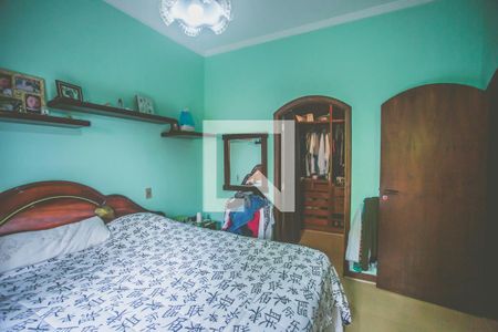 Casa à venda com 198m², 4 quartos e 2 vagasSuíte