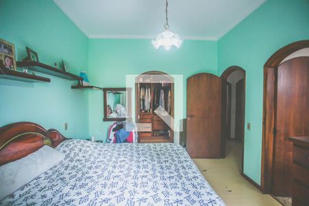 Casa à venda com 198m², 4 quartos e 2 vagasSuíte