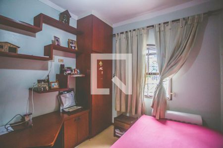 Casa à venda com 198m², 4 quartos e 2 vagasQuarto 3