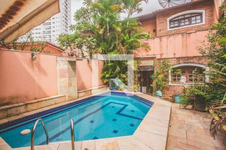 Casa à venda com 198m², 4 quartos e 2 vagasPiscina