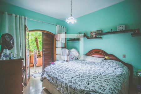 Casa à venda com 198m², 4 quartos e 2 vagasSuíte