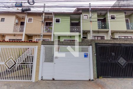 Casa à venda com 127m², 3 quartos e 4 vagas Casa à venda com 127m², 3 quartos e 4 vagasFachada