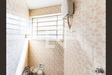 Casa à venda com 250m², 3 quartos e 6 vagas Casa à venda com 250m², 3 quartos e 6 vagasBanheiro da garagem