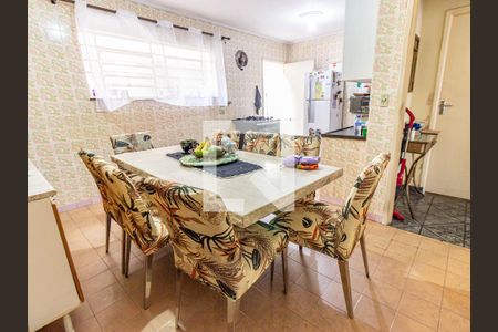 Casa à venda com 250m², 3 quartos e 6 vagas Casa à venda com 250m², 3 quartos e 6 vagasCozinha