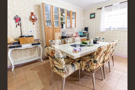 Casa à venda com 250m², 3 quartos e 6 vagas Casa à venda com 250m², 3 quartos e 6 vagasCozinha