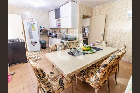 Casa à venda com 250m², 3 quartos e 6 vagas Casa à venda com 250m², 3 quartos e 6 vagasCozinha