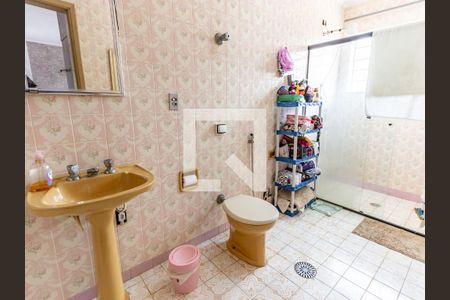 Casa à venda com 250m², 3 quartos e 6 vagas Casa à venda com 250m², 3 quartos e 6 vagasBanheiro da Suíte