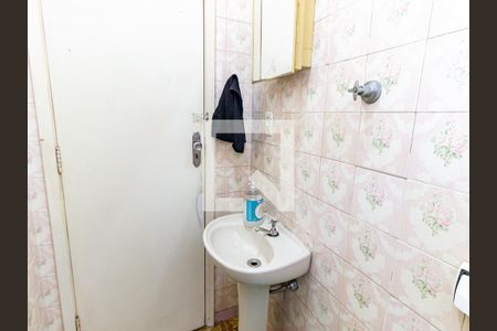 Casa à venda com 250m², 3 quartos e 6 vagas Casa à venda com 250m², 3 quartos e 6 vagasLavabo