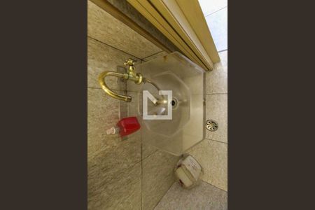 Casa à venda com 140m², 2 quartos e 1 vaga Casa à venda com 140m², 2 quartos e 1 vagaBanheiro de Serviço