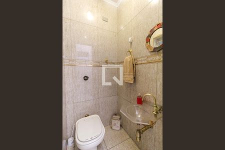 Casa à venda com 140m², 2 quartos e 1 vaga Casa à venda com 140m², 2 quartos e 1 vagaBanheiro de Serviço