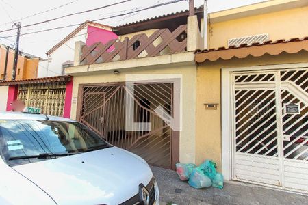 Casa à venda com 140m², 2 quartos e 1 vaga Casa à venda com 140m², 2 quartos e 1 vagaFachada