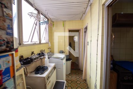 Apartamento à venda com 170m², 4 quartos e 2 vagas Apartamento à venda com 170m², 4 quartos e 2 vagasÁrea de Serviço