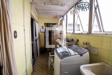 Apartamento à venda com 170m², 4 quartos e 2 vagas Apartamento à venda com 170m², 4 quartos e 2 vagasÁrea de Serviço