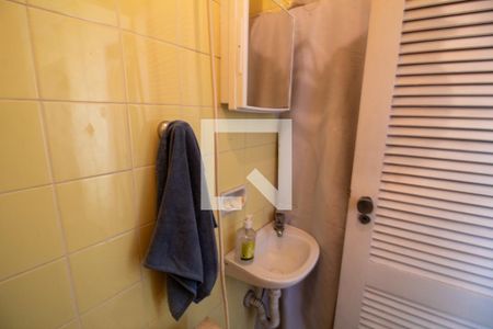 Apartamento à venda com 170m², 4 quartos e 2 vagas Apartamento à venda com 170m², 4 quartos e 2 vagasBanheiro de Serviço