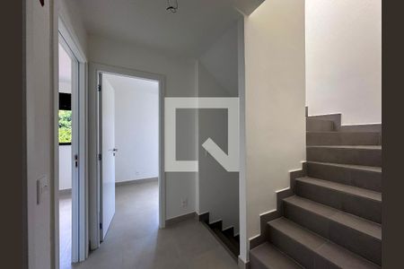 Casa de condomínio à venda com 218m², 3 quartos e 2 vagasCorredor Quartos