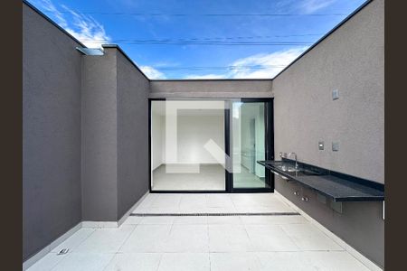 Casa de condomínio à venda com 218m², 3 quartos e 2 vagasVaranda Superior