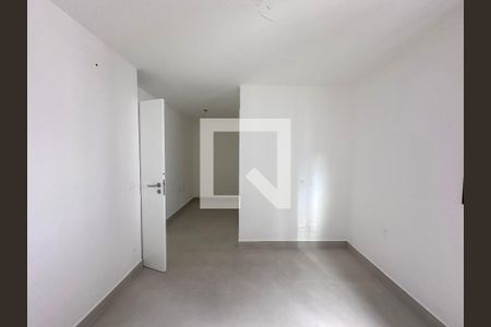 Casa de condomínio à venda com 218m², 3 quartos e 2 vagasSuíte