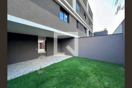 Casa de condomínio à venda com 218m², 3 quartos e 2 vagasQuintal