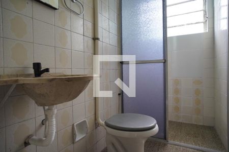 Banheiro de apartamento à venda com 1 quarto, 49m² em Humaitá, Porto Alegre