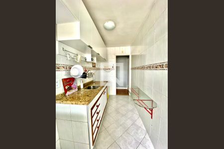Apartamento à venda com 48m², 2 quartos e 1 vaga Apartamento à venda com 48m², 2 quartos e 1 vagaCozinha