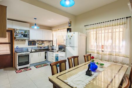 Casa à venda com 206m², 4 quartos e 2 vagasCozinha