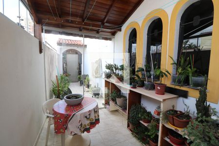 Casa à venda com 650m², 3 quartos e 6 vagasQuintal