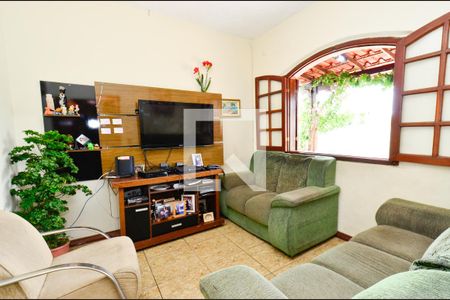 Sala de casa à venda com 4 quartos, 280m² em Santa Cruz, Belo Horizonte
