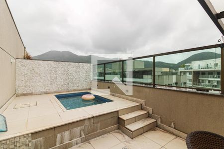 Apartamento à venda com 144m², 2 quartos e 2 vagasTerraço da cobertura - piscina