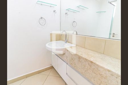 Apartamento para alugar com 68m², 2 quartos e 2 vagas Apartamento para alugar com 68m², 2 quartos e 2 vagasBanheiro