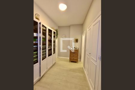 Apartamento à venda com 220m², 3 quartos e 1 vagaCorredor 