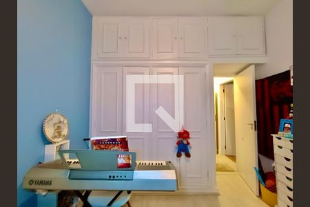 Apartamento à venda com 220m², 3 quartos e 1 vagaQuarto 2