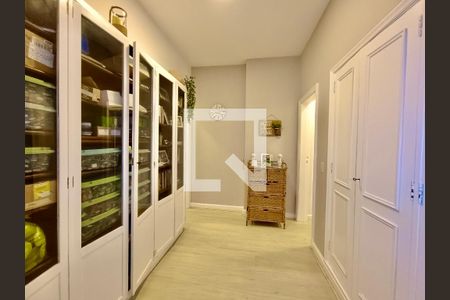 Apartamento à venda com 220m², 3 quartos e 1 vagaCorredor 