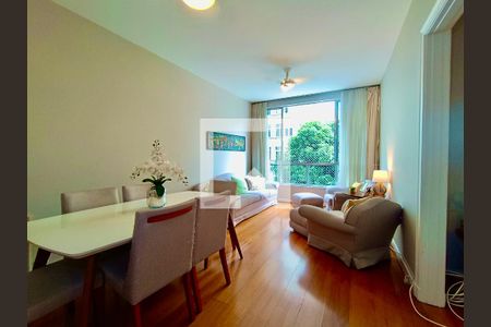 Apartamento à venda com 220m², 3 quartos e 1 vagaSala