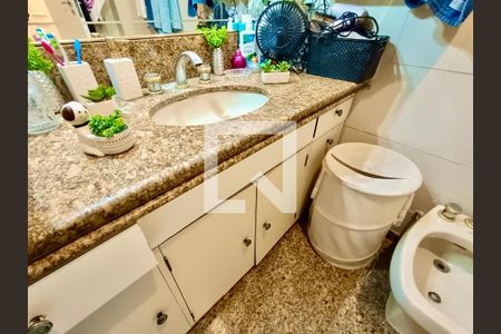 Apartamento à venda com 220m², 3 quartos e 1 vagaSuíte banheiro 