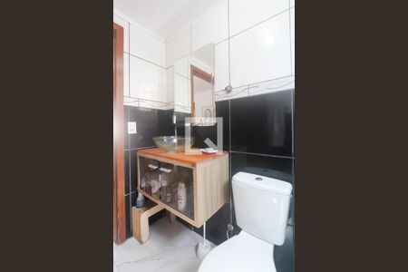 Casa à venda com 95m², 3 quartos e 2 vagas Casa à venda com 95m², 3 quartos e 2 vagasBanheiro social