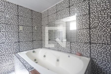 Casa à venda com 95m², 3 quartos e 2 vagas Casa à venda com 95m², 3 quartos e 2 vagasBanheiro suite