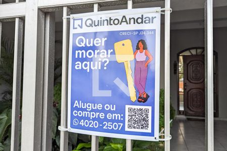 Casa à venda com 230m², 3 quartos e 2 vagasFachada