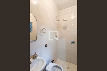 Casa à venda com 230m², 3 quartos e 2 vagasBanheiro de serviço