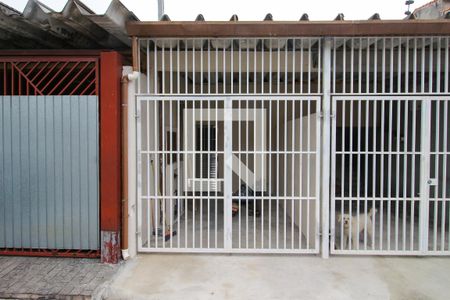 Fachada de casa para alugar com 2 quartos, 130m² em Parque Cruzeiro do Sul, São Paulo