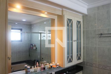 Apartamento à venda com 248m², 4 quartos e 4 vagasBanheiro da Suíte 1