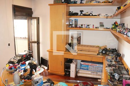 Apartamento à venda com 248m², 4 quartos e 4 vagasEscritório