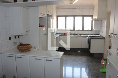 Apartamento à venda com 248m², 4 quartos e 4 vagasCozinha