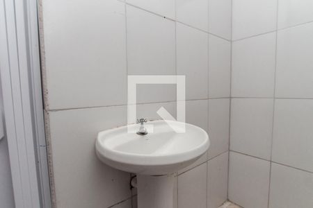 Banheiro de kitnet/studio para alugar com 1 quarto, 32m² em Vila Medeiros, São Paulo