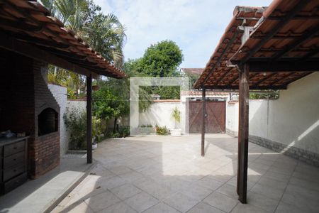 Sala vista de casa para alugar com 3 quartos, 120m² em Serra Grande, Niterói