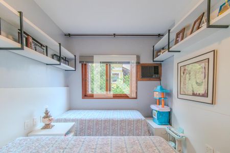 Casa à venda com 194m², 3 quartos e 4 vagas Casa à venda com 194m², 3 quartos e 4 vagasQuarto 3