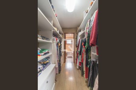 Casa à venda com 194m², 3 quartos e 4 vagas Casa à venda com 194m², 3 quartos e 4 vagasQuarto 2