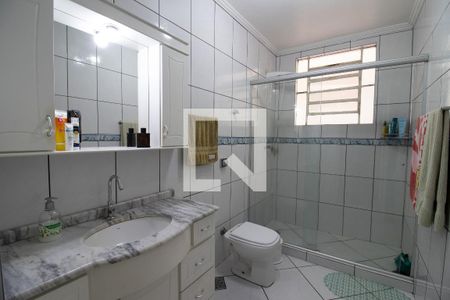Banheiro de apartamento à venda com 2 quartos, 59m² em Independência, Porto Alegre