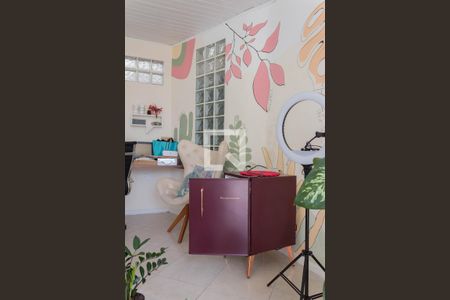 Casa à venda com 280m², 3 quartos e 2 vagasEscritório