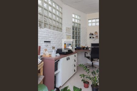 Casa à venda com 280m², 3 quartos e 2 vagasEscritório